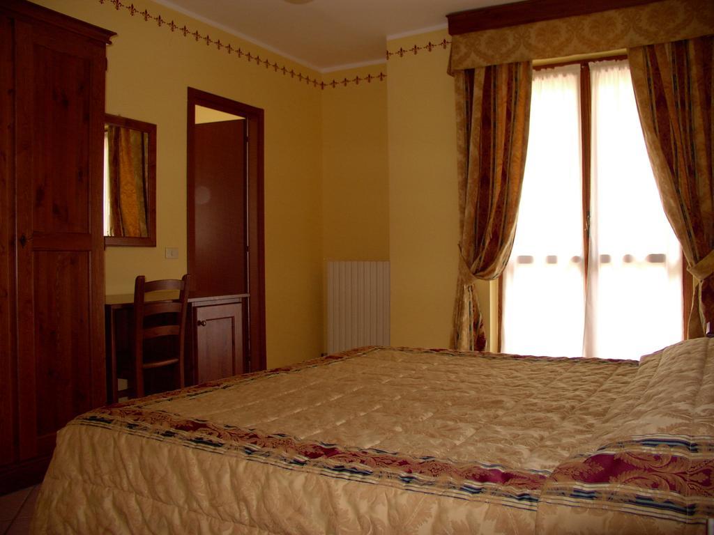 Hotel Londra Acceglio Δωμάτιο φωτογραφία
